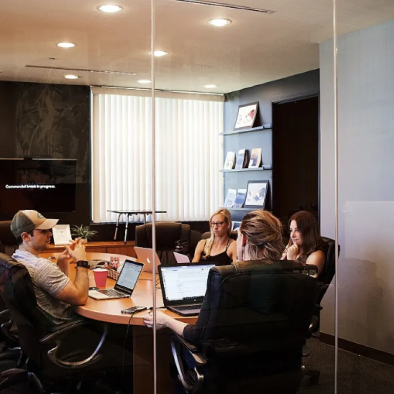 How collaborative contract solutions empower office managers in Indian companies