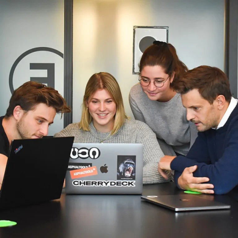 How to implement an efficient computer room management system solution in Indian offices